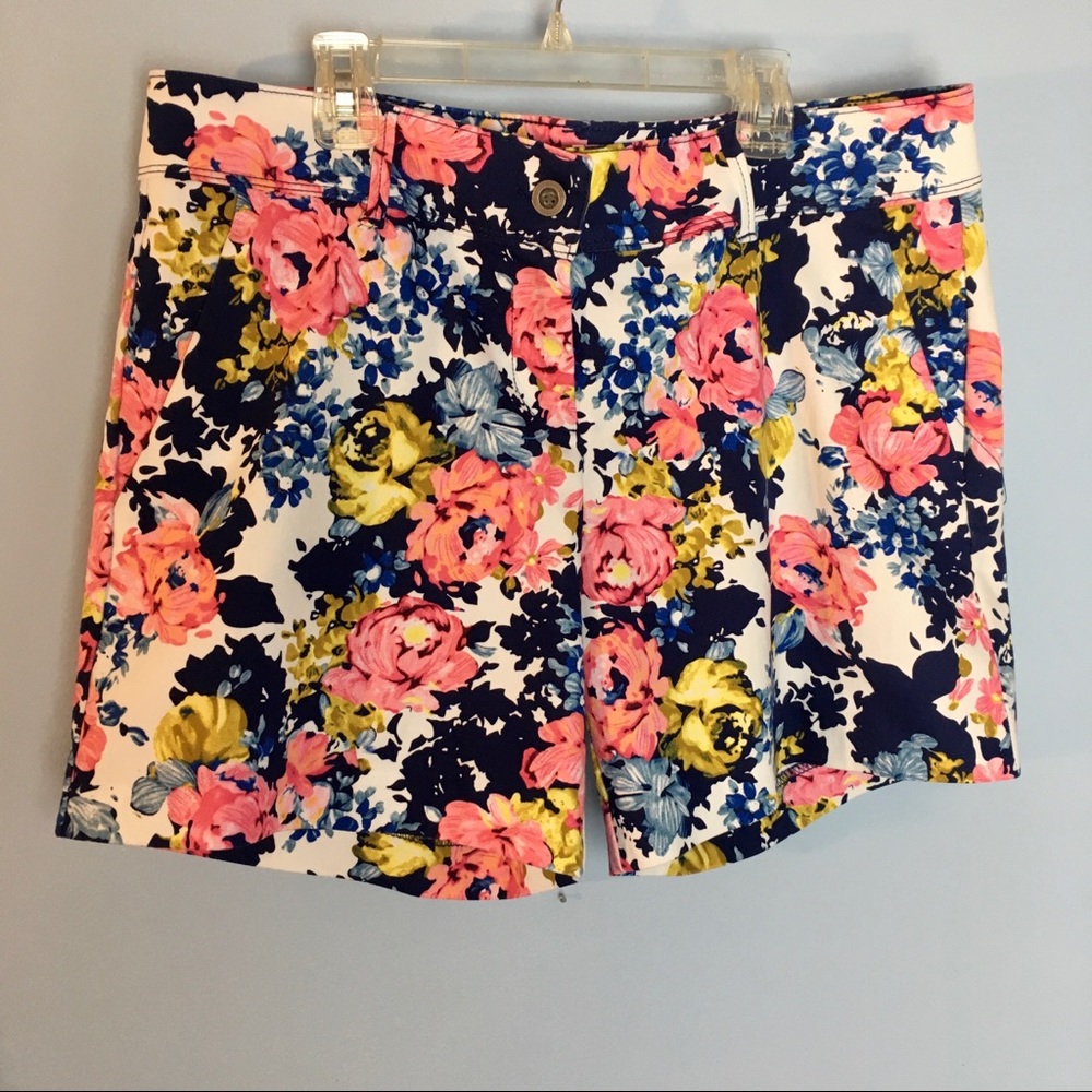 Isaac Mizrahi floral print shorts pretty